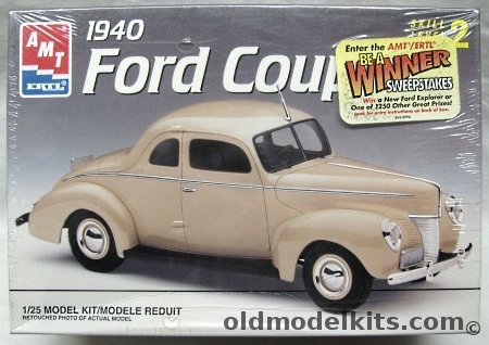 AMT 1/25 1940 Ford Coupe - Stock or Street, 8056 plastic model kit
